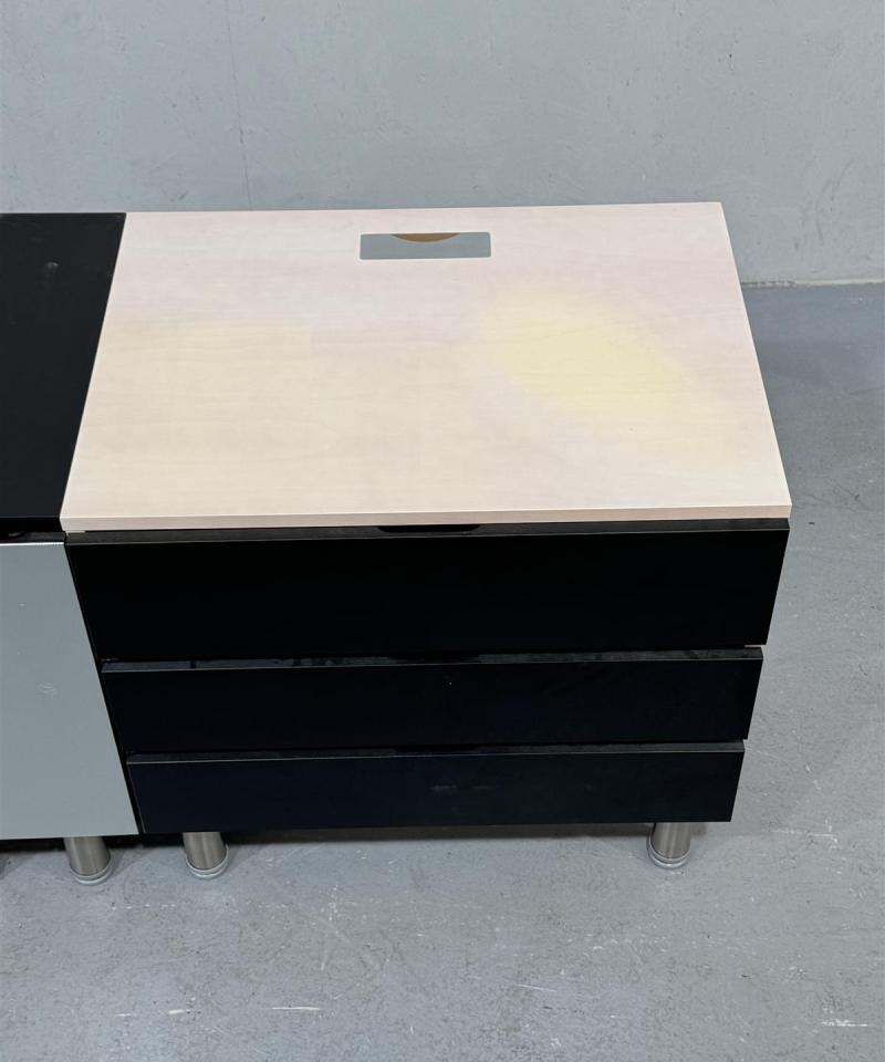 Säilytyskokonaisuus lipastoilla