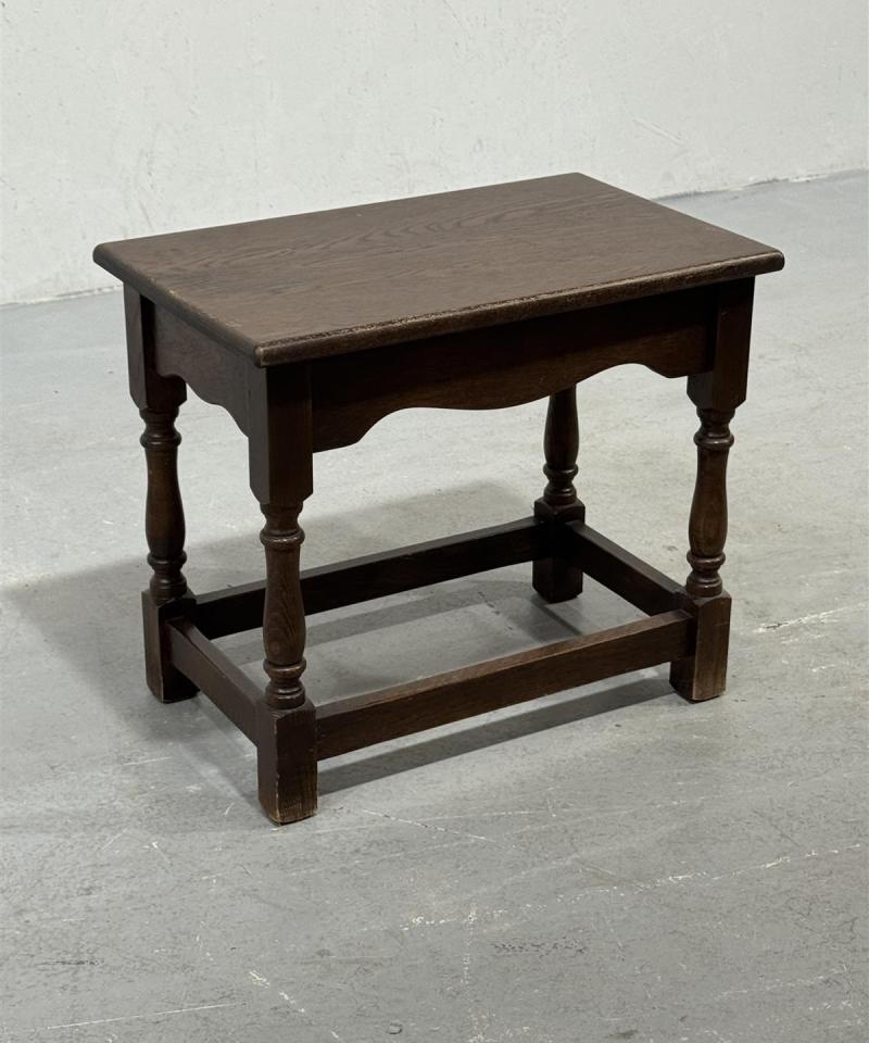 Puinen sivupöytä 55x38