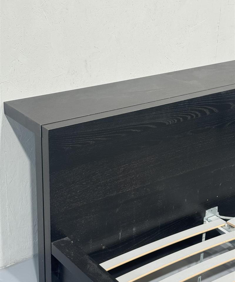 Ikea Malm sängynrunko, kasattuna
