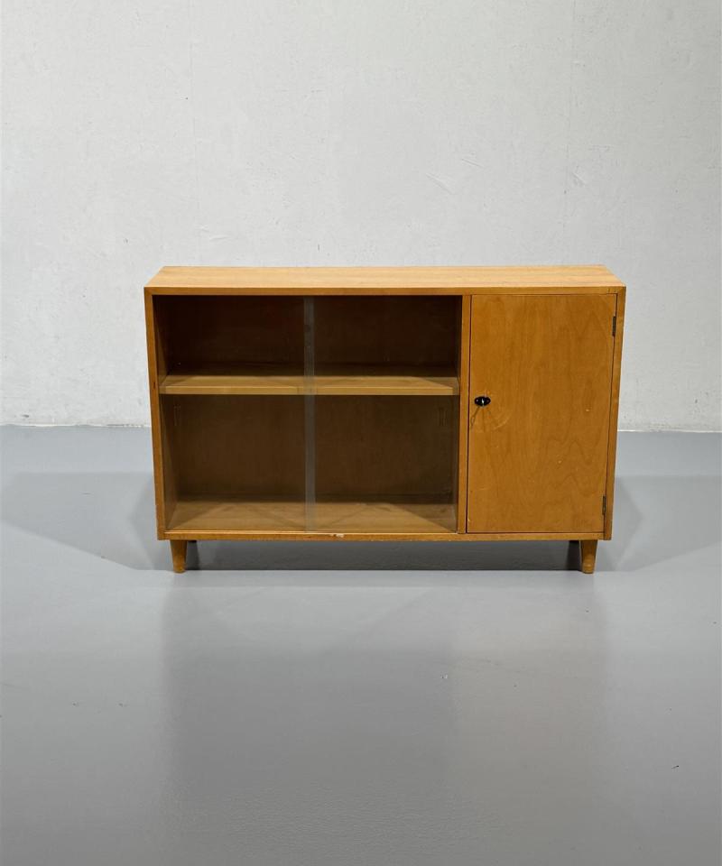Vintage 60-luku kaappi
