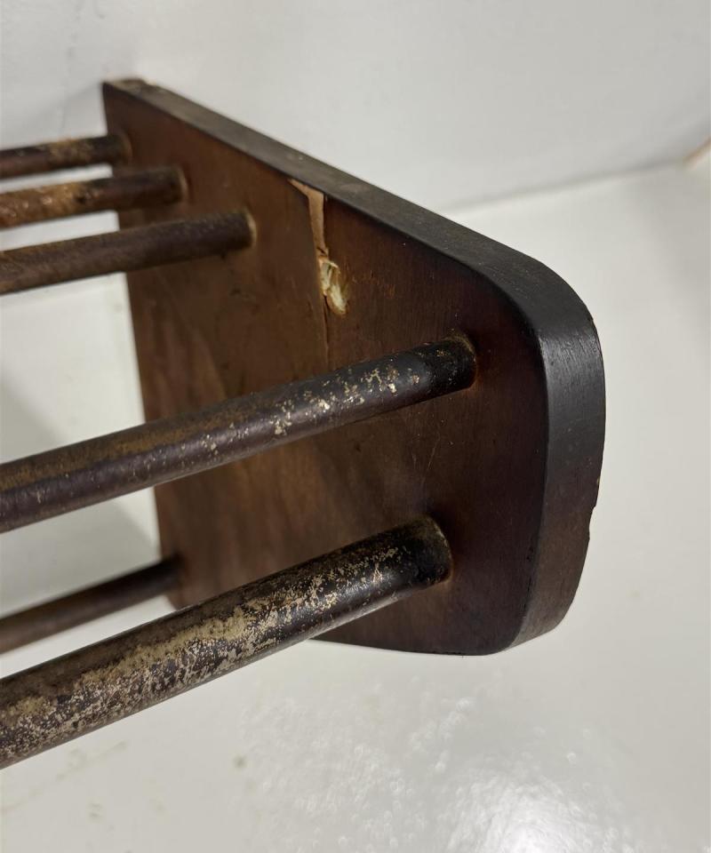 Vintage hattuhylly naulakko