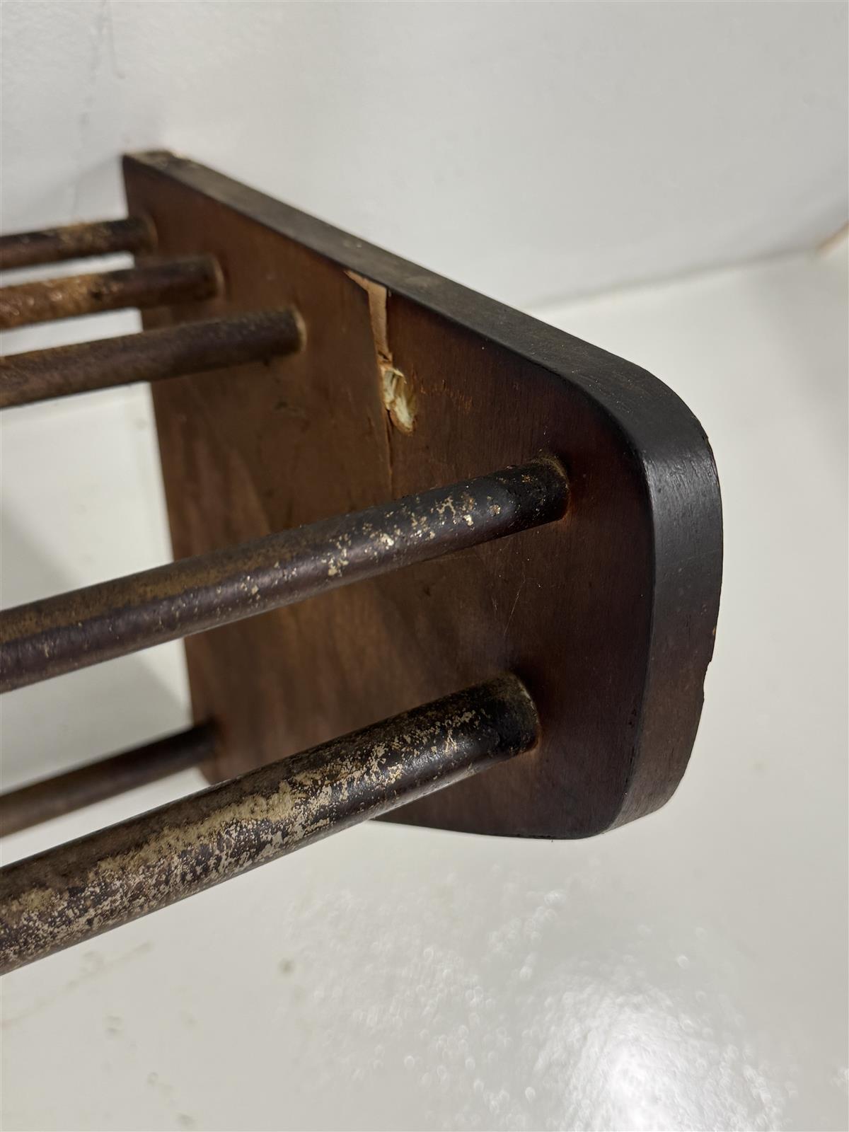 Vintage hattuhylly naulakko