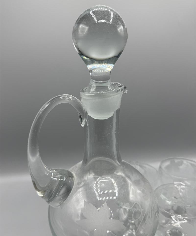 Vintage karahvi ja lasit, pintahiottu lasi