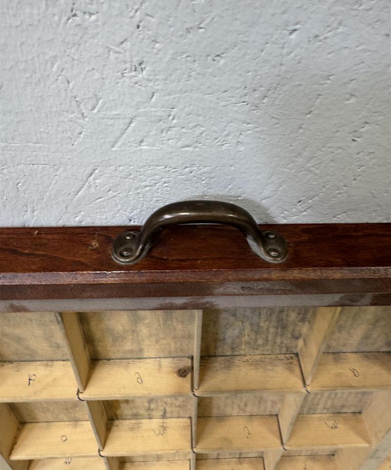 Kasti puulokerikko seinälle