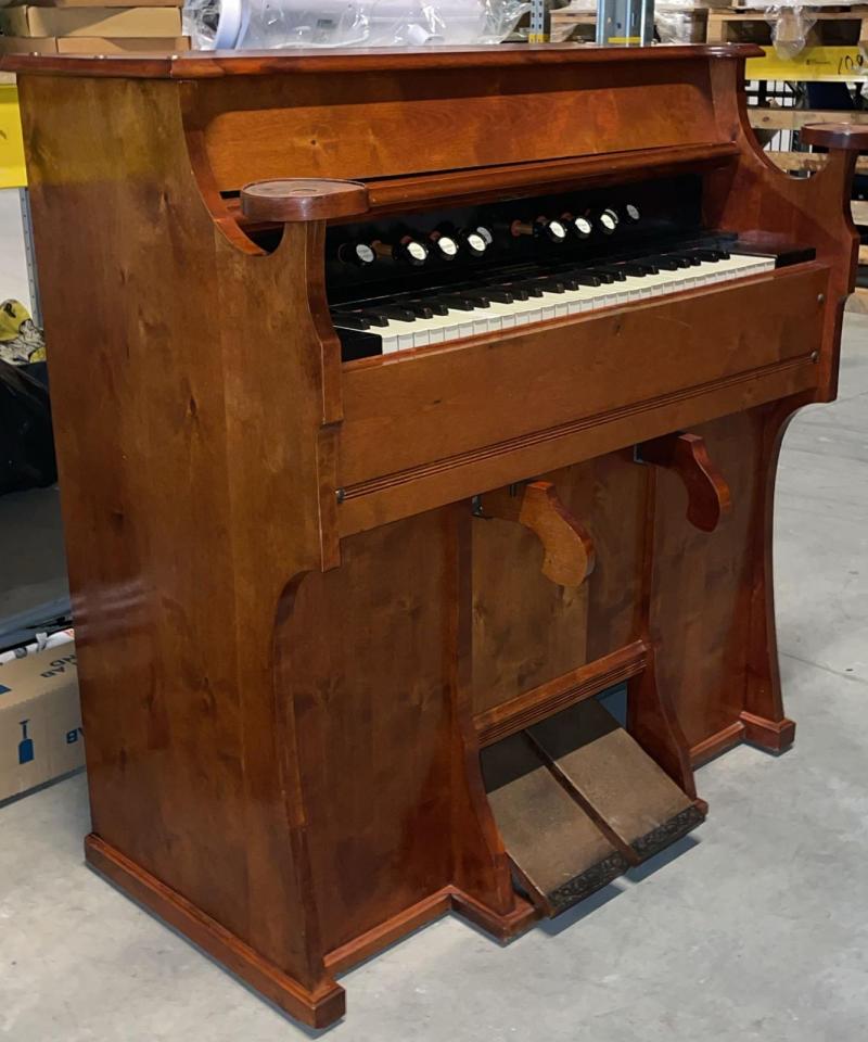 Halonen ja Kumpp. urkuharmoni