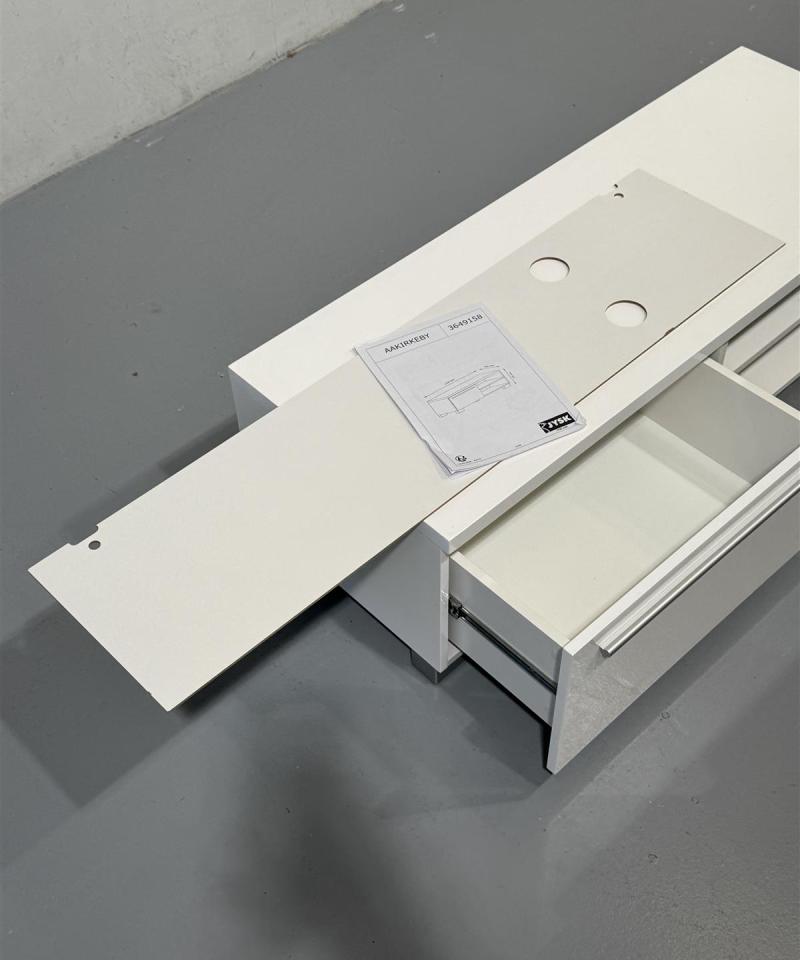 Aakirkeby tv-taso 120cm korkeakiilto