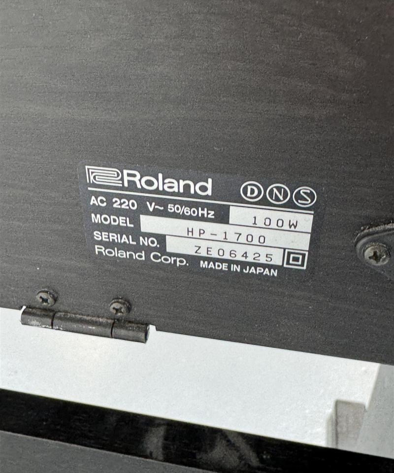 Roland HP 1700 digitaalipiano