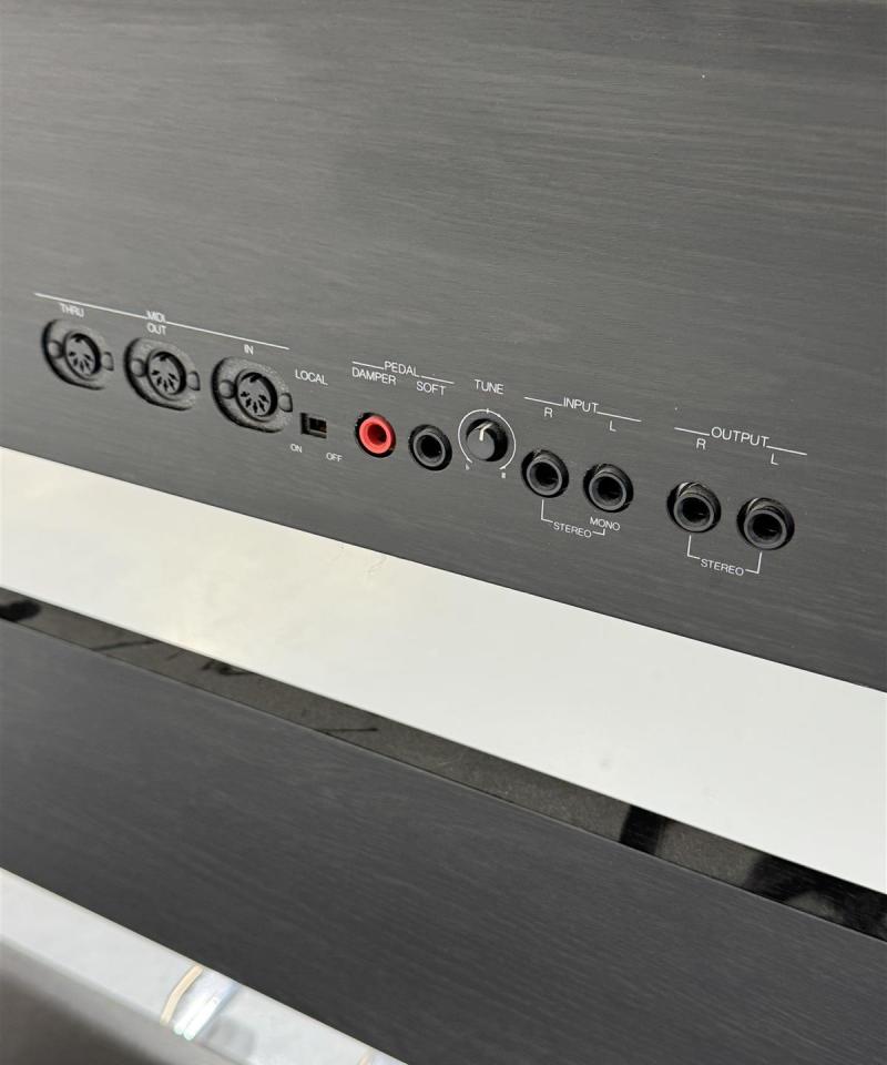 Roland HP 1700 digitaalipiano