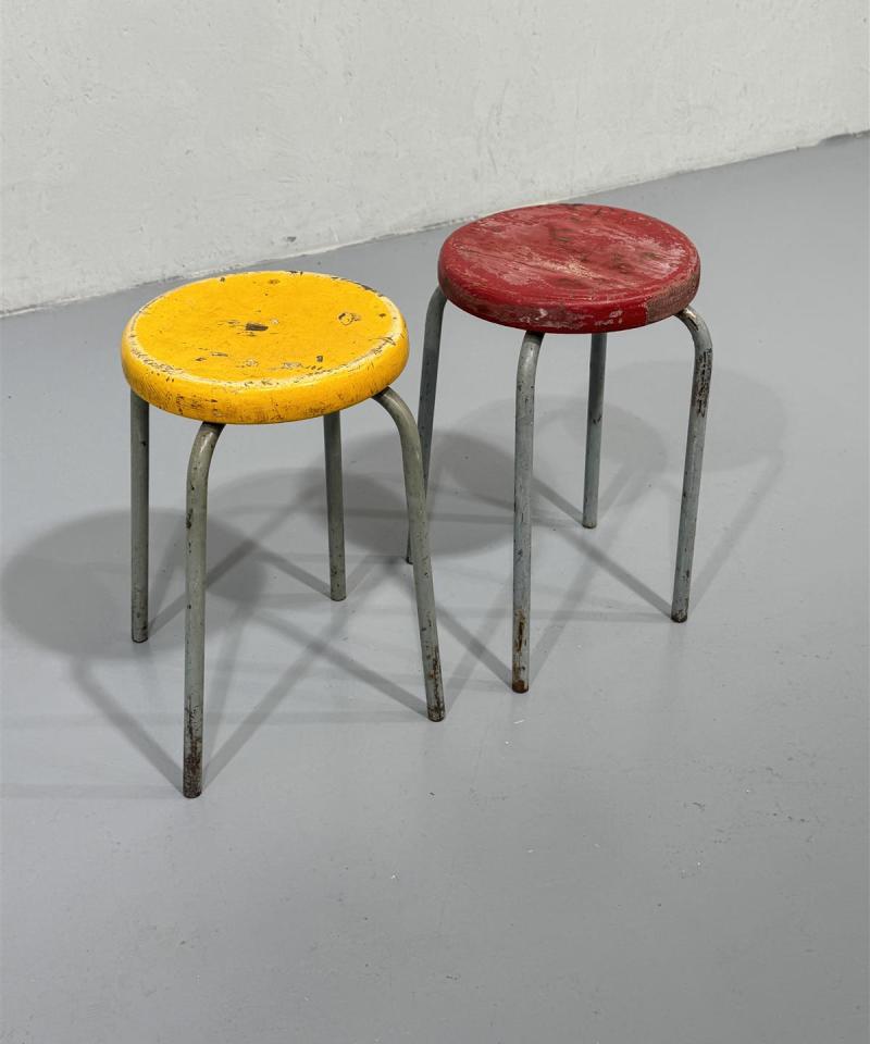 Retro jakkarat, keltainen ja punainen (2 kpl)