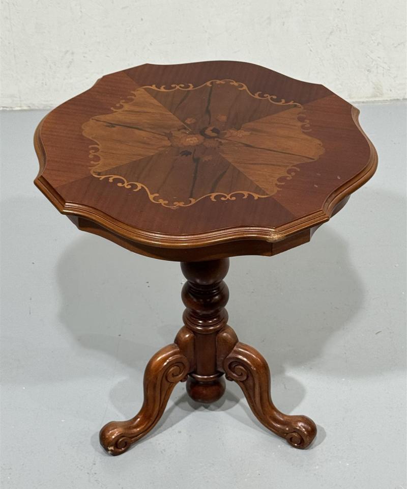 Rokokoo sivupöytä 55cm