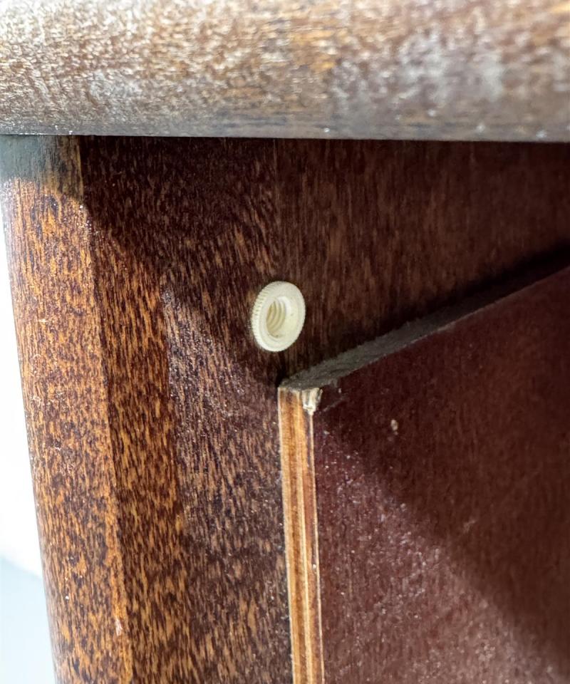 Isku Ekenäs vitriini kirjahylly 6 moduulia (yksi lasi irti, tumma)