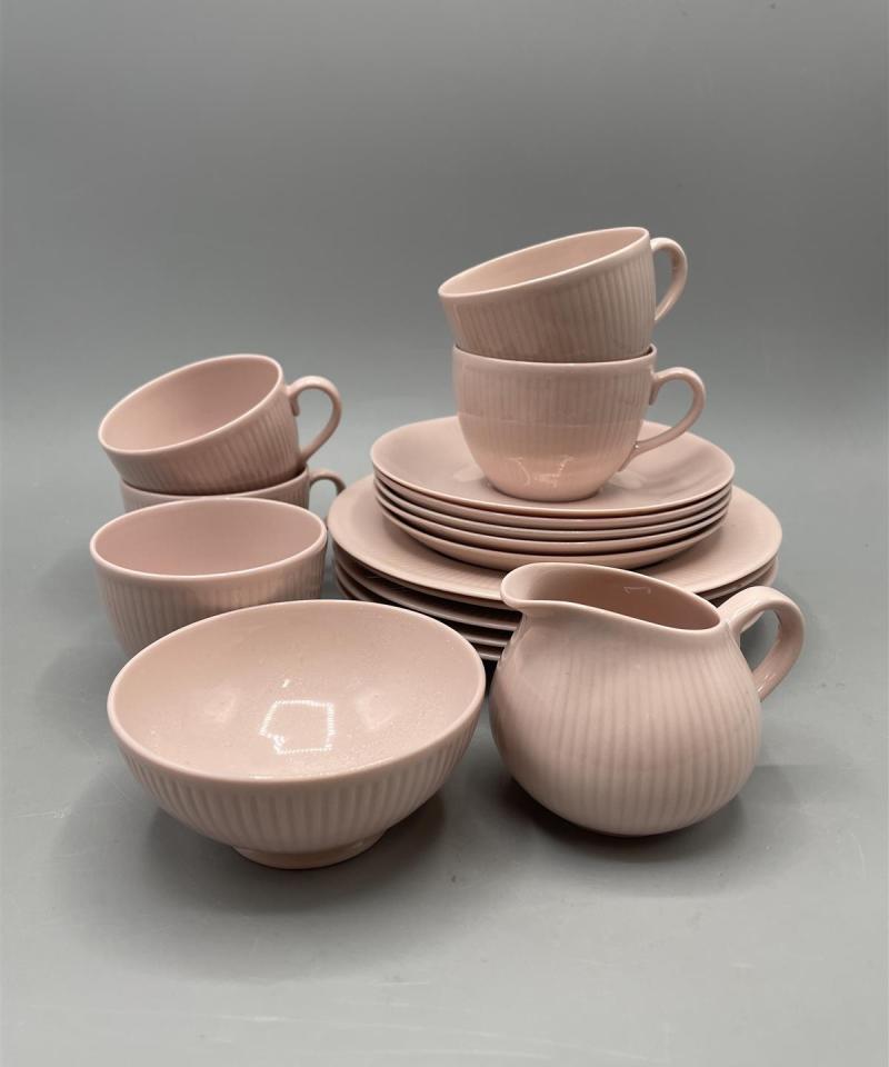 Arabia Sointu Roosa kahviastiat 12-osaa, Kaj Franck