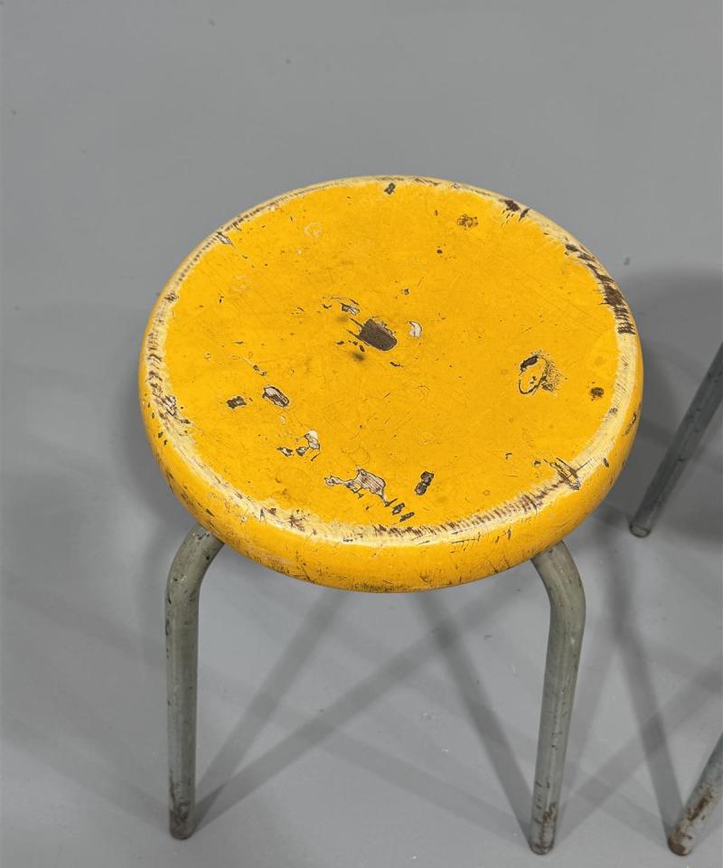 Retro jakkarat, keltainen ja punainen (2 kpl)