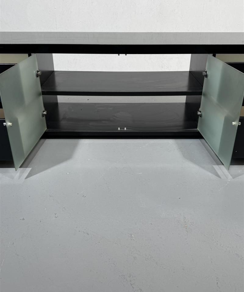 TV-taso korkeakiilto musta 187cm