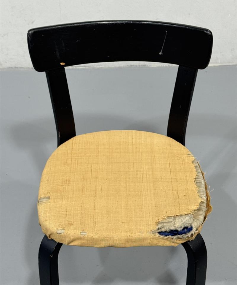 Alvar Aalto 69 tuoli musta entisöitäväksi