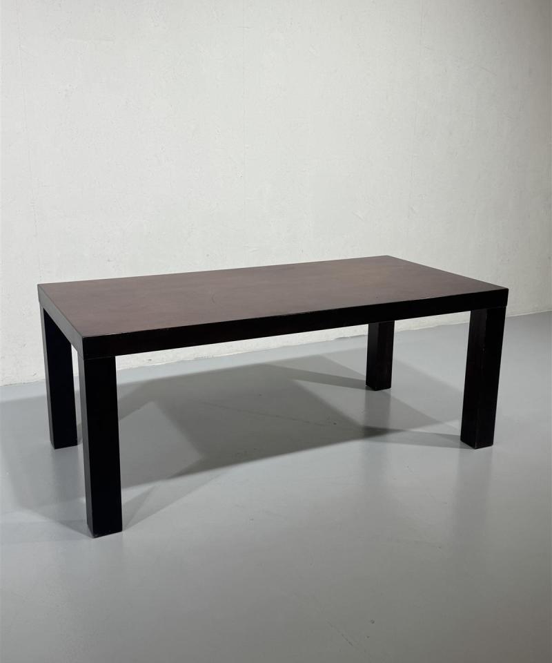 Moderni ruokapöytä, ruskea