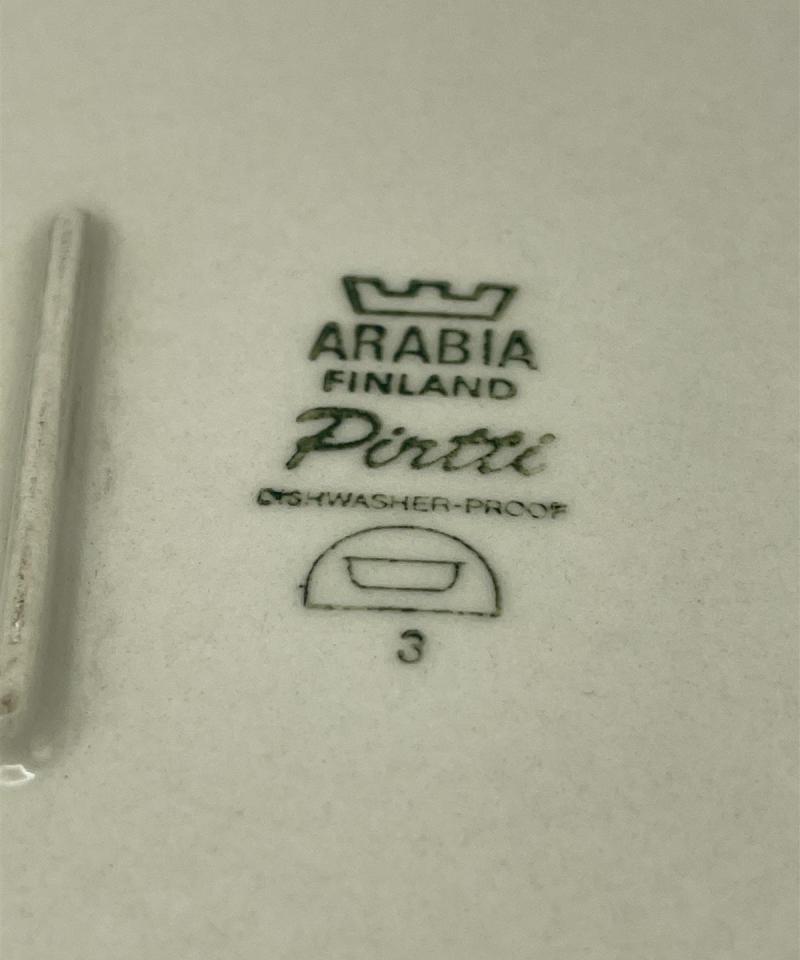 Arabia Pirtti tarjoiluvati/uunivuoka, Raija Uosikkinen