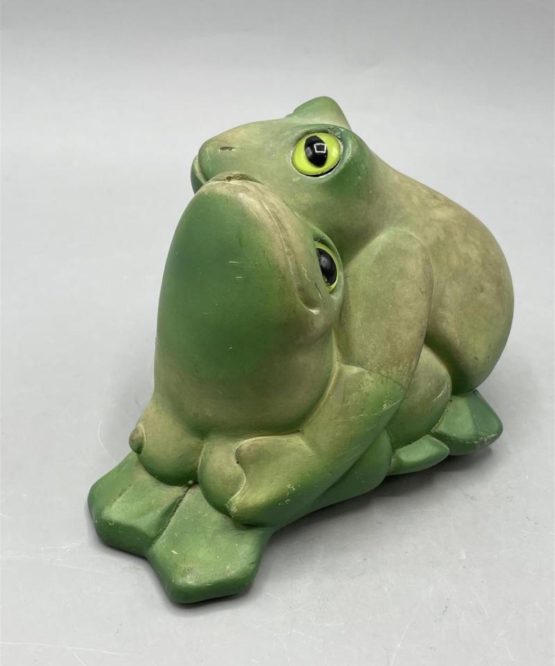 Vintage Sammakot kivimassa figuuri