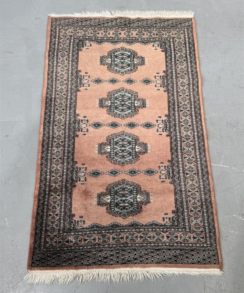 Bokhara punertava itämainen matto 92x154