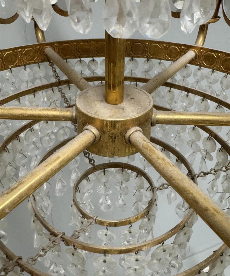 Kattokruunu kristalli ja messinki