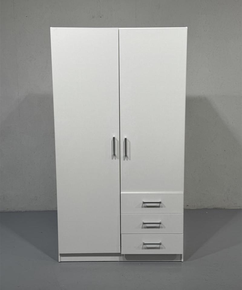 Vaatekaappi valkoinen