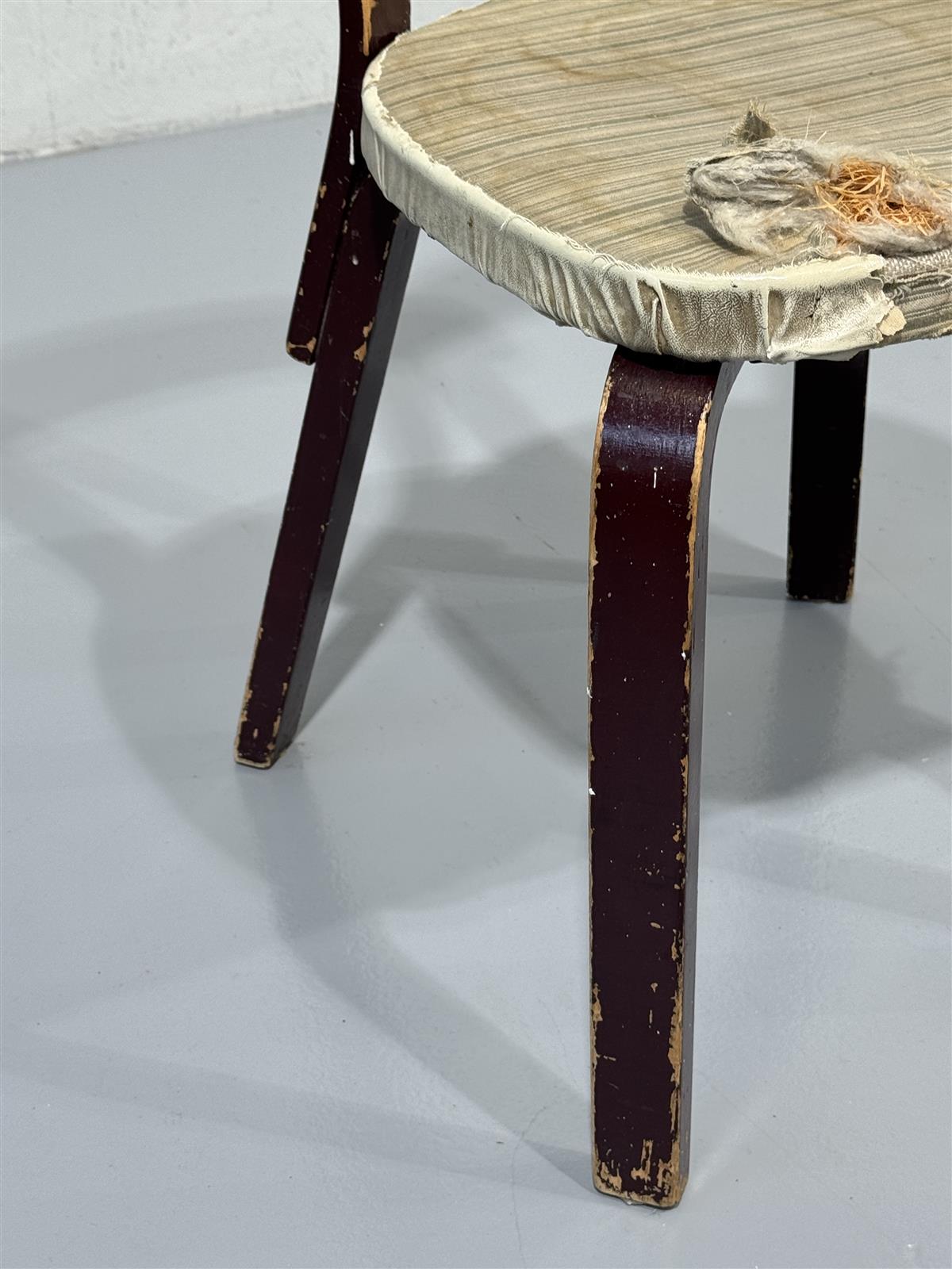 Alvar Aalto 69 tuoli entisöitäväksi