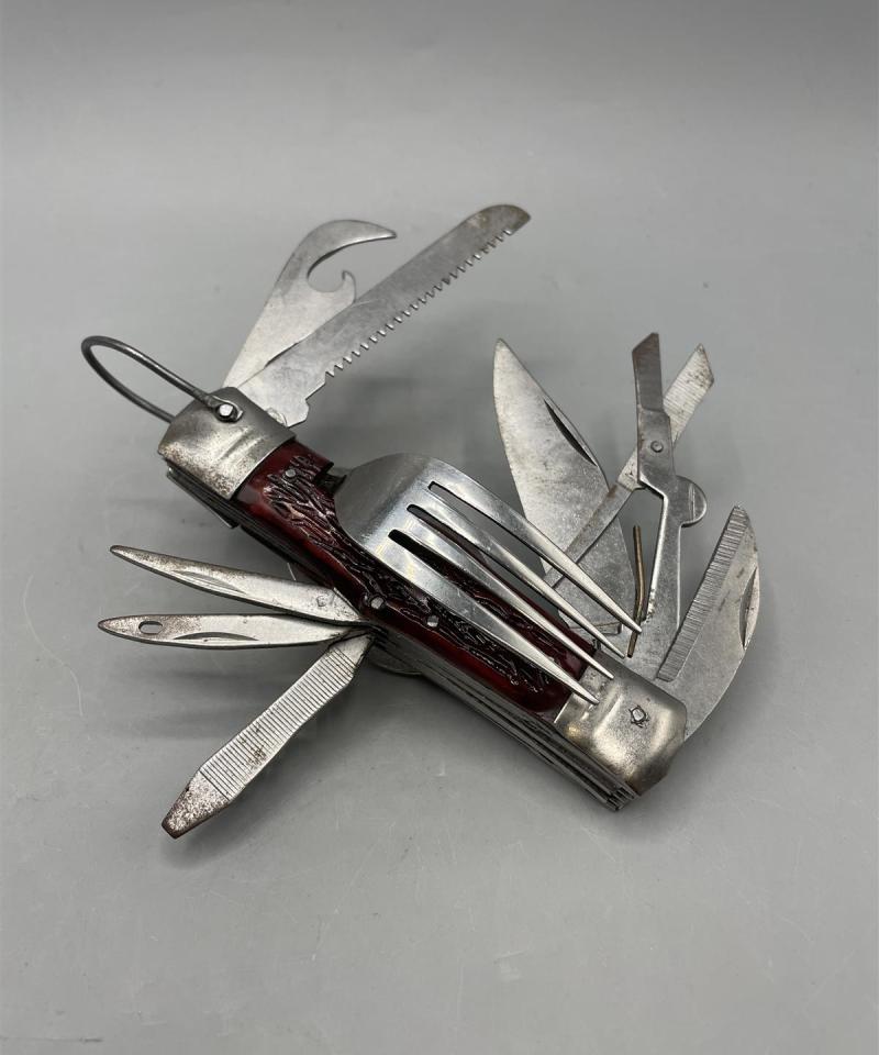 Vintage Monitoimityökalu