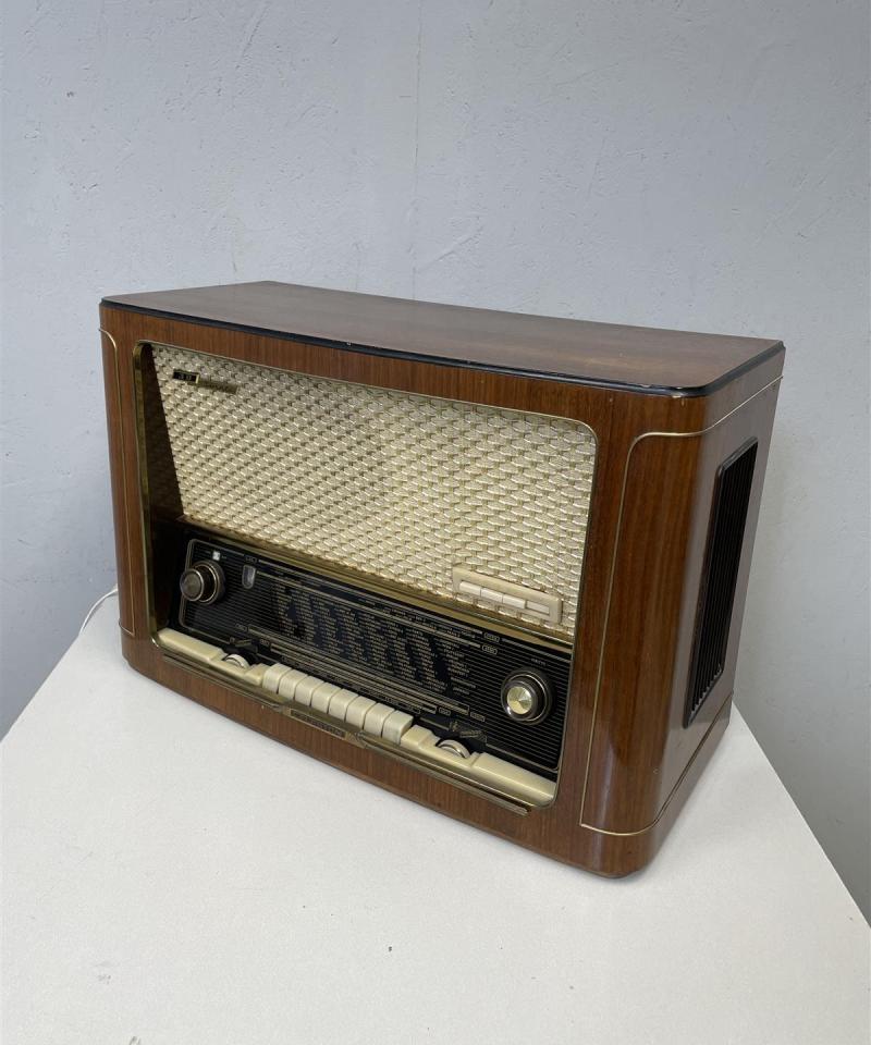 Vintage Celeston Royal radio