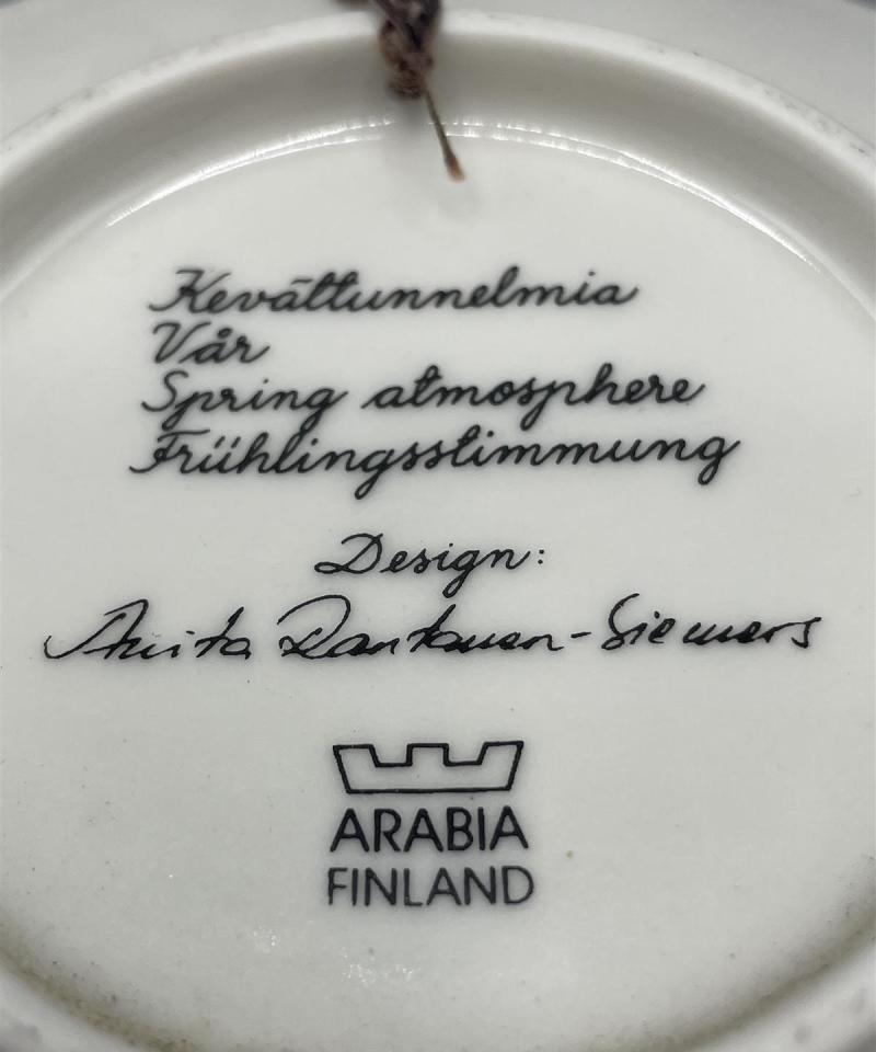 Arabia Talvi ja Kevättunnelmia seinälautaset