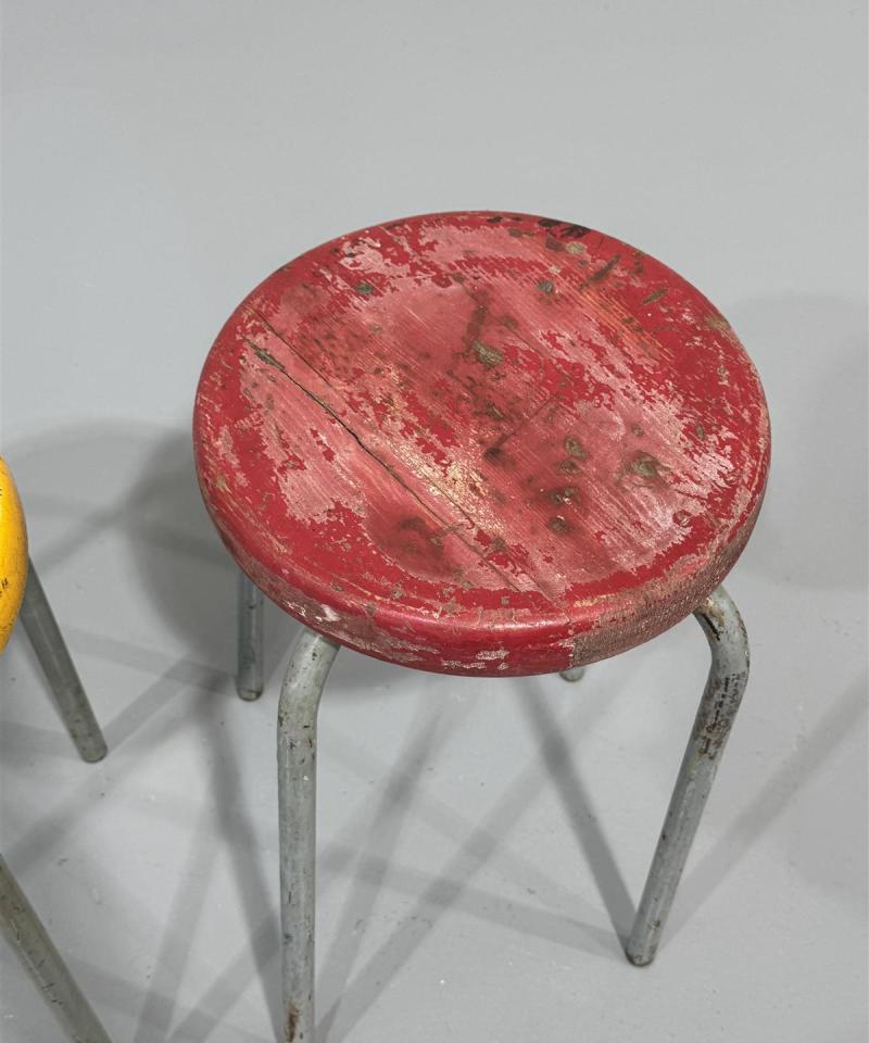 Retro jakkarat, keltainen ja punainen (2 kpl)