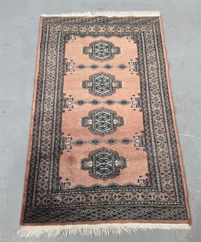 Bokhara punertava itämainen matto 92x154