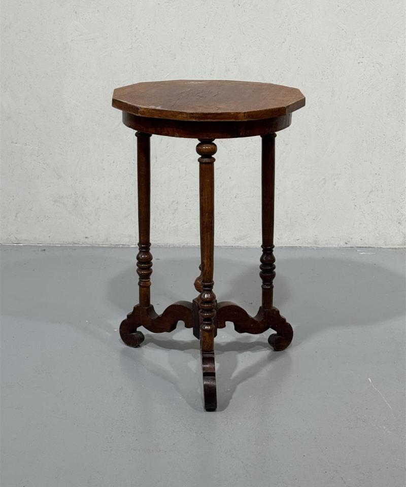 Antiikkinen sivupöytä 45cm