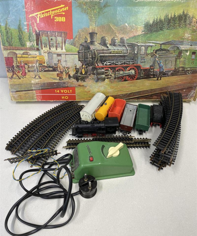 Fleischmann 300 junaratasetti