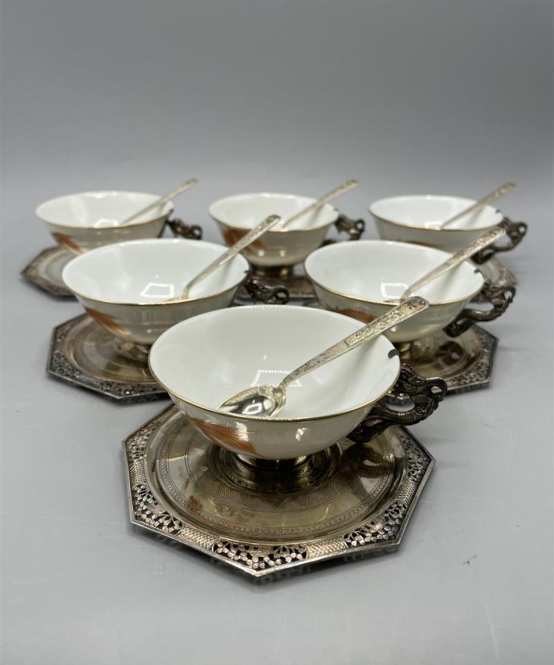 Vintage teekuppisetti posliini ja hopea