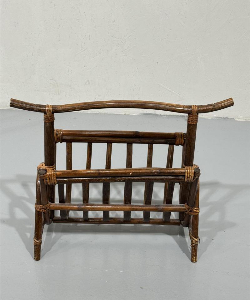 Rottinkinen lehtiteline