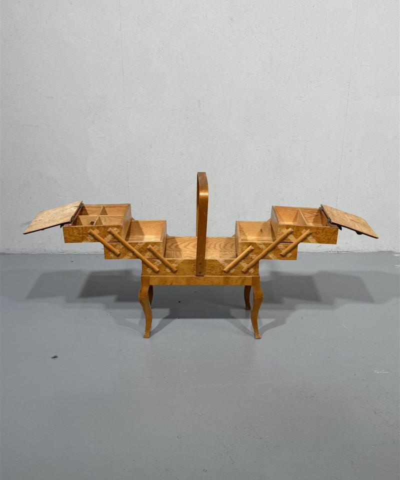 Vintage ompelutarvikelaatikko visakoivu