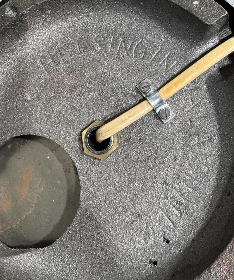 Helsingin Valaisin jalkalamppu korjattavaksi