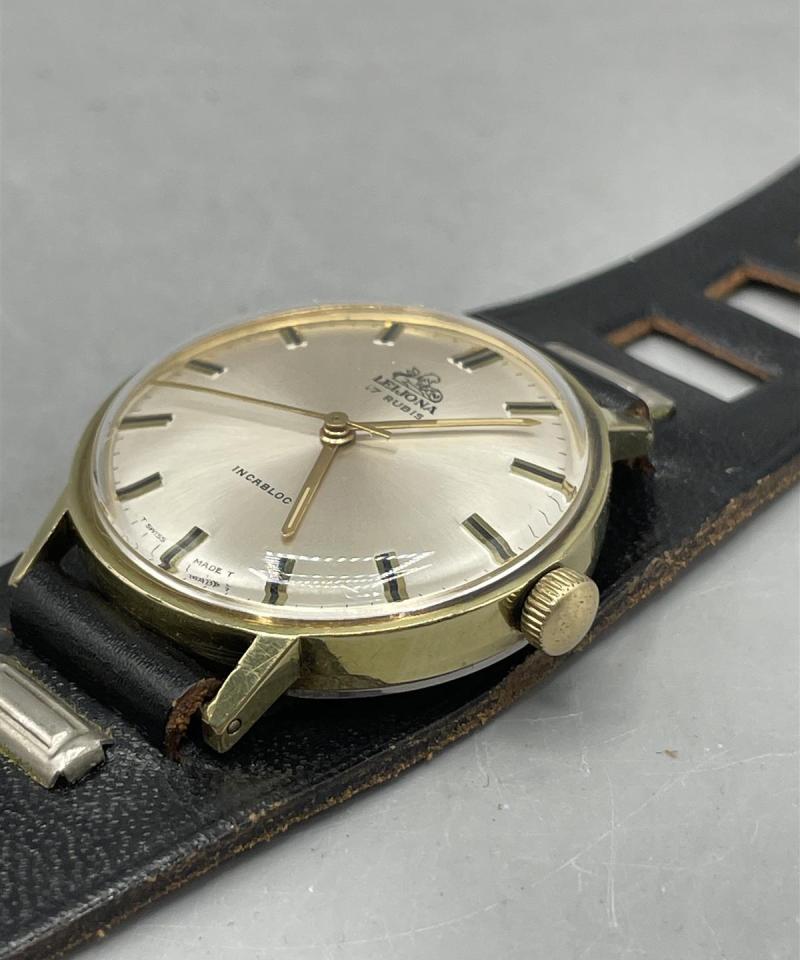 Leijona 17 Rubis rannekello vetokello