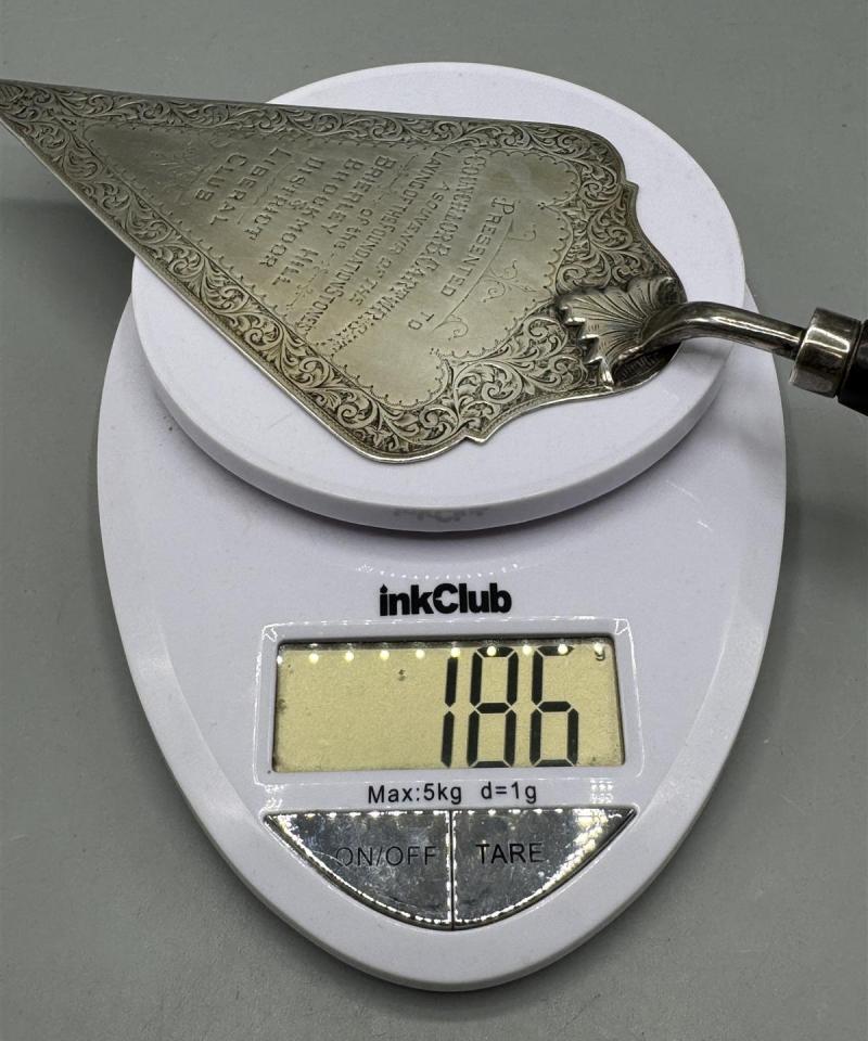 Hopeinen muurauskauha Sterling 186g