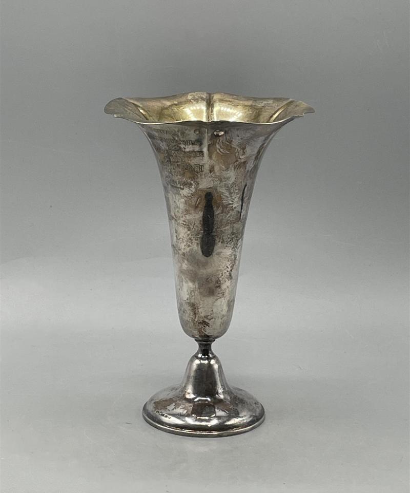 Hopea maljakko pokaali Olavi Mannonen, 243g