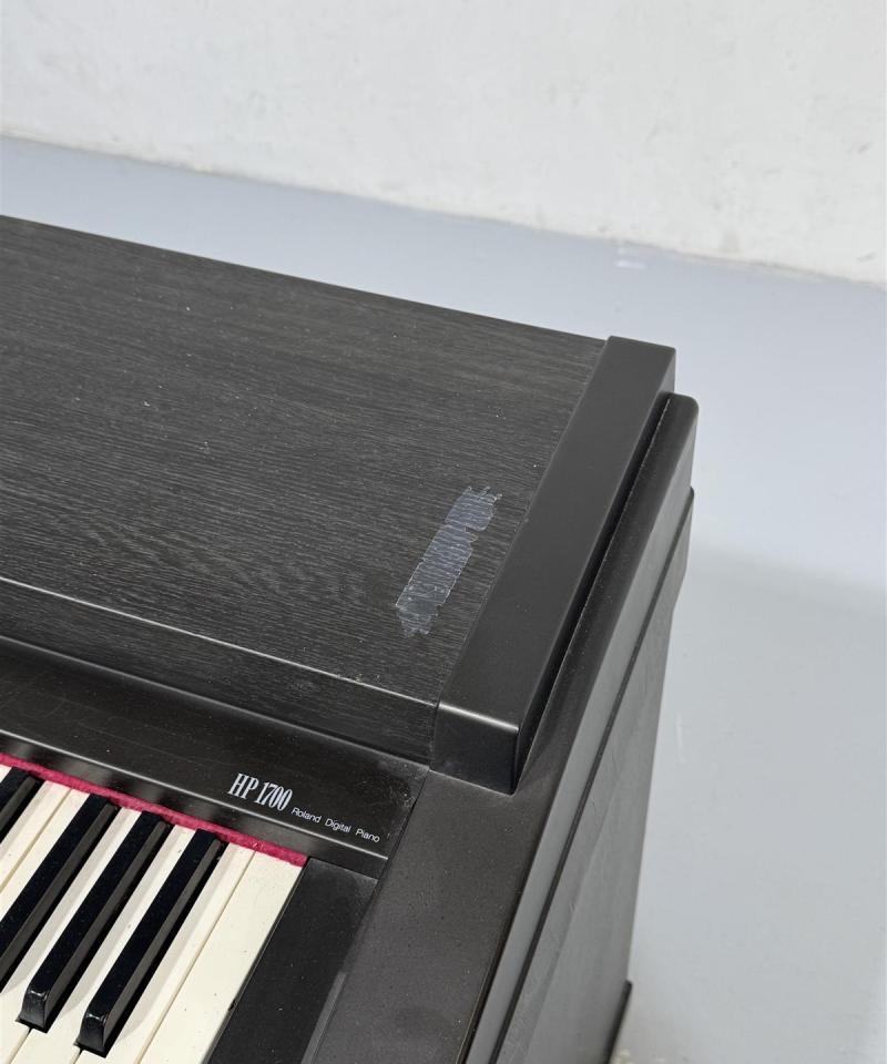Roland HP 1700 digitaalipiano