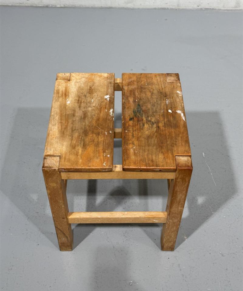 Vintage talonpoikaistyyli jakkara