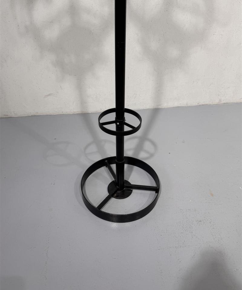 Muuramen Metalli Oy naulakko