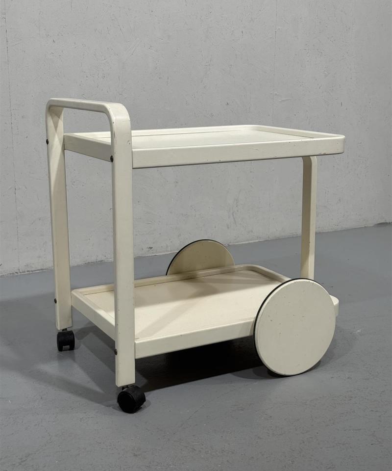 Retro tarjoiluvaunu puu, valkoinen
