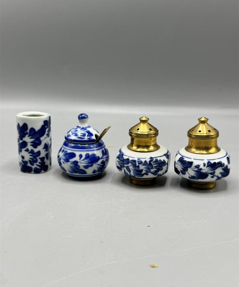 Pieni posliini kulho setti (4 kpl)