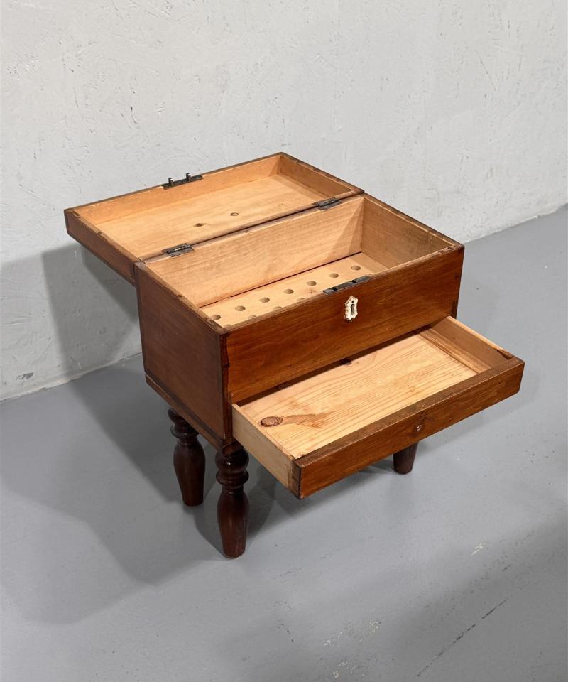 Mahonkinen säilytyslaatikko