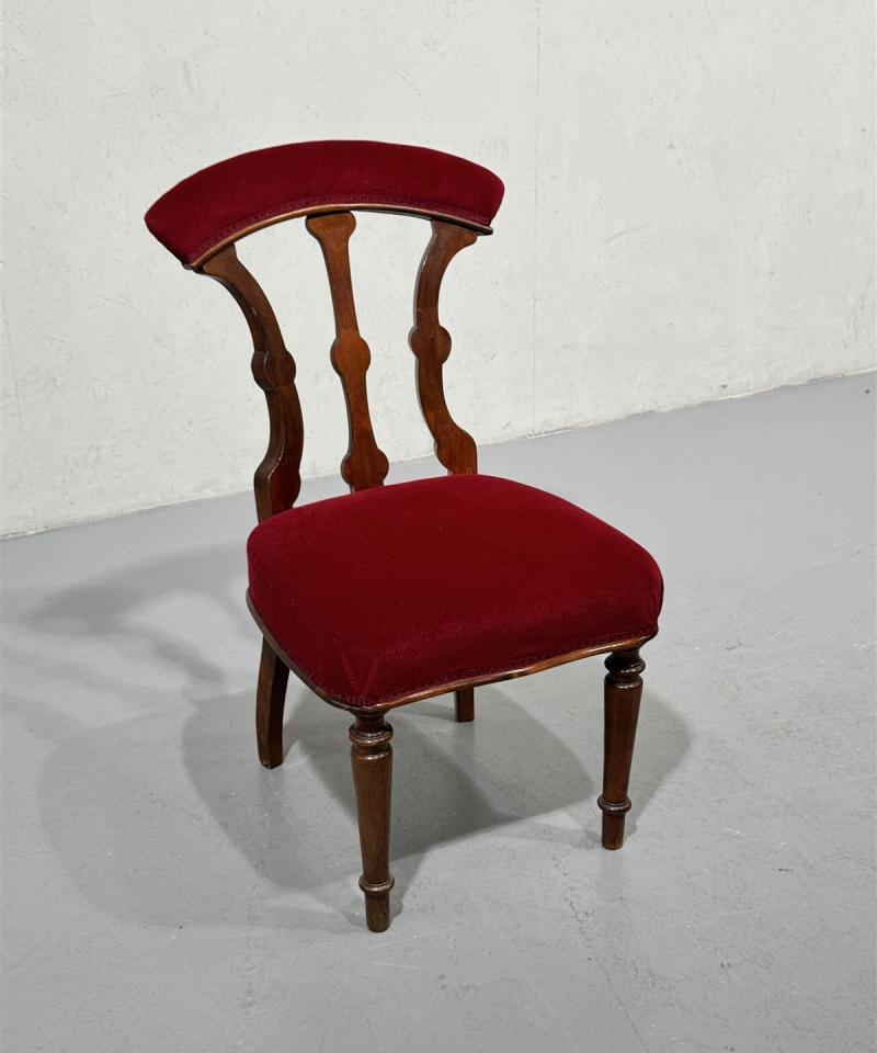 Vintage rokokoo tuoli, sametti punainen
