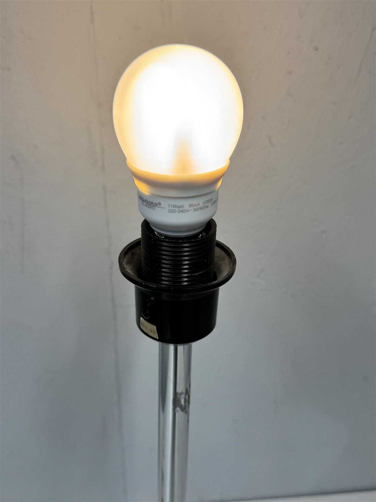 Retro pöytävalaisin jalka, kromi