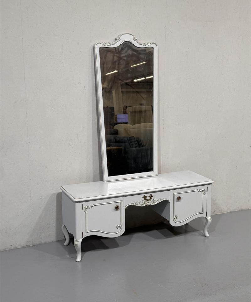 Puusepänverstas Yrjö Broman peilipöytä