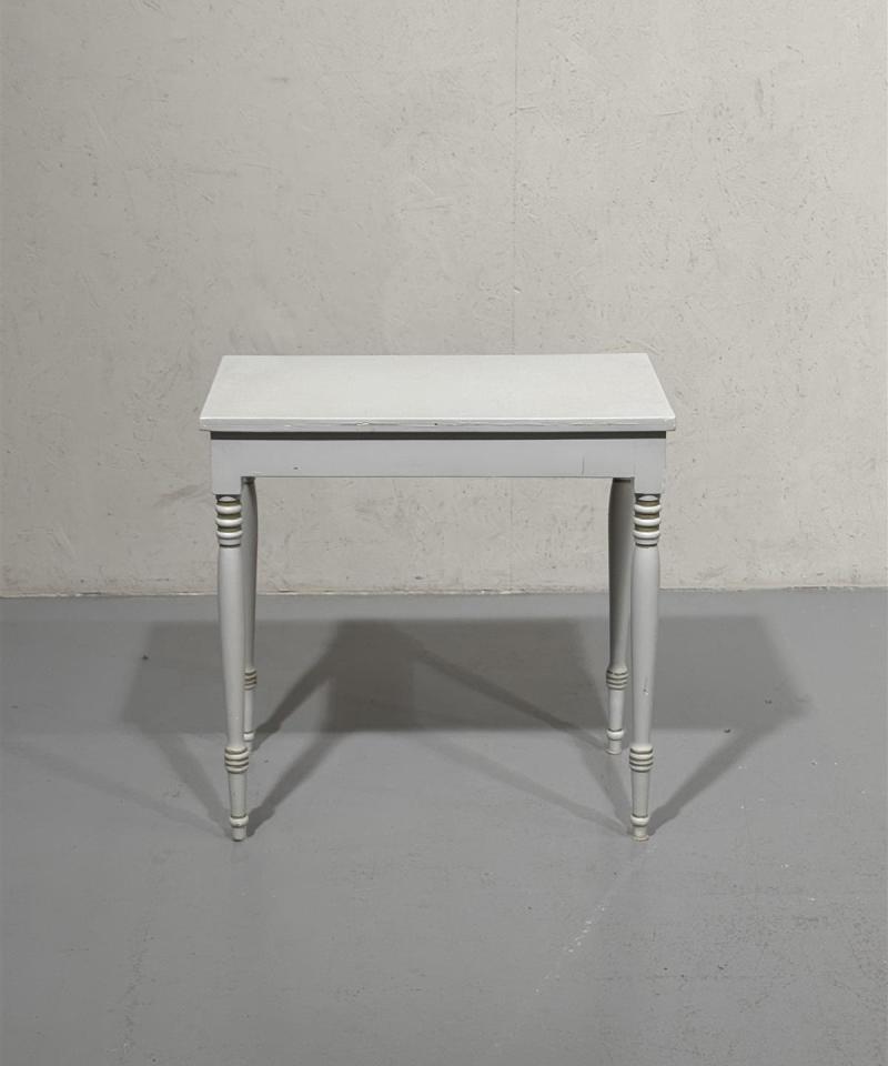 Kustavilais puupöytä, vintage